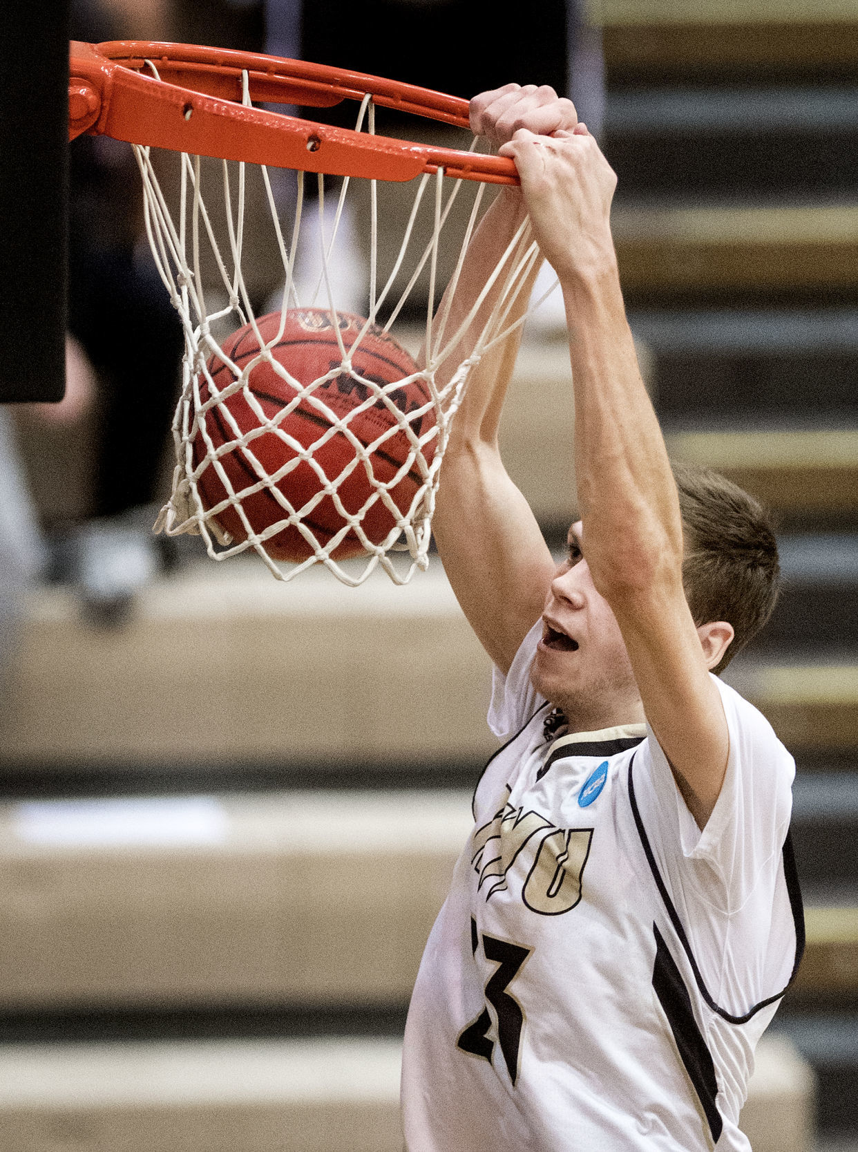 Loras vs. Nebraska Wesleyan, 2.23